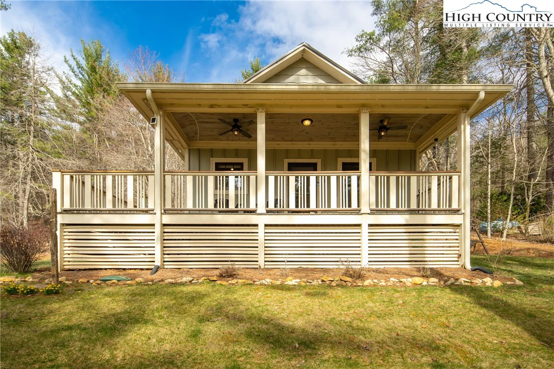 Image number 3 for the current listing