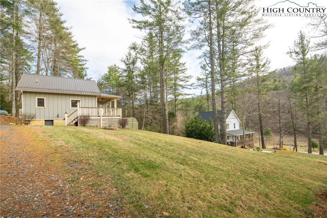 Image number 17 for the current listing