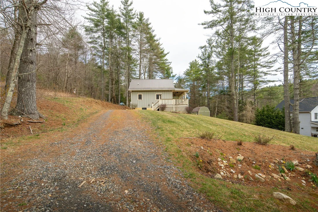 Image number 22 for the current listing