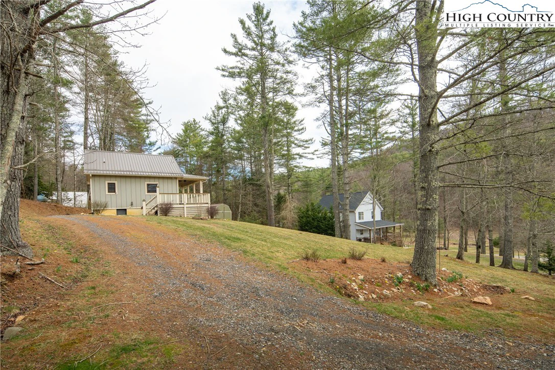 Image number 19 for the current listing