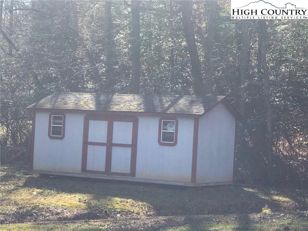 Image number 11 for the current listing