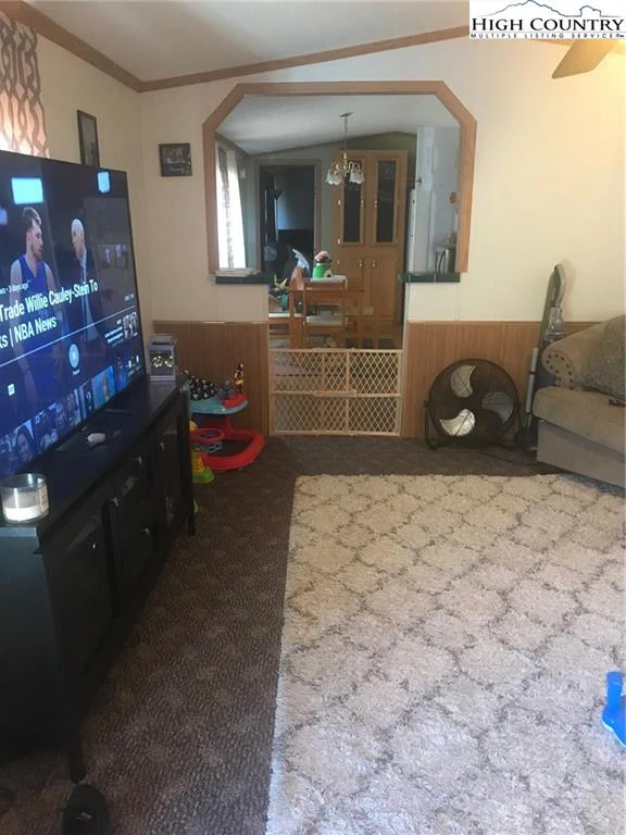 Image number 4 for the current listing
