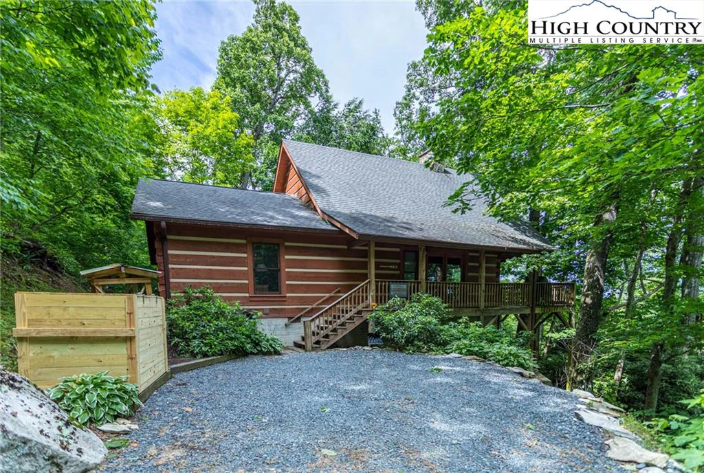 Image number 1 for the current listing