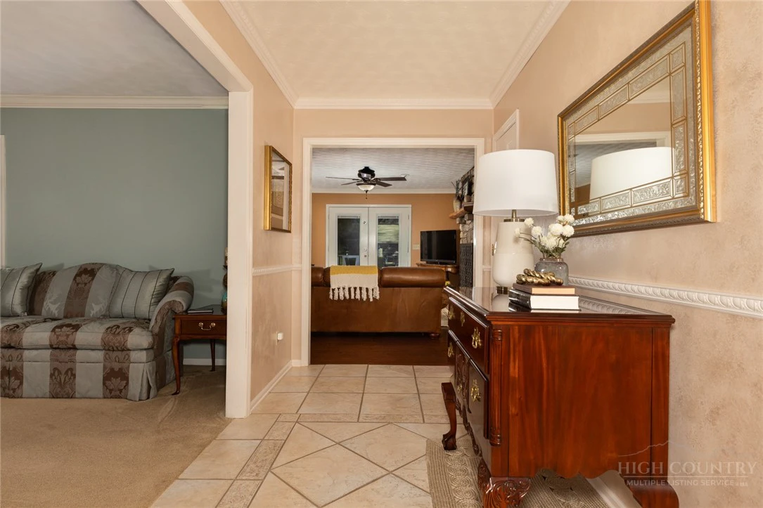 Image number 12 for the current listing