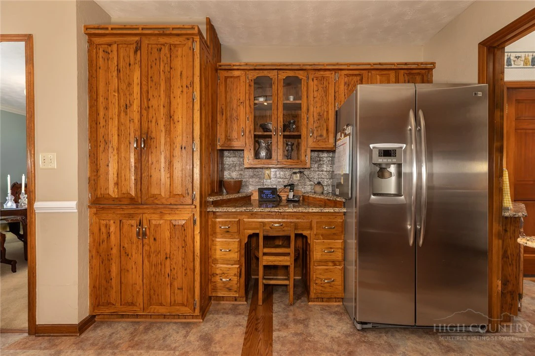Image number 18 for the current listing
