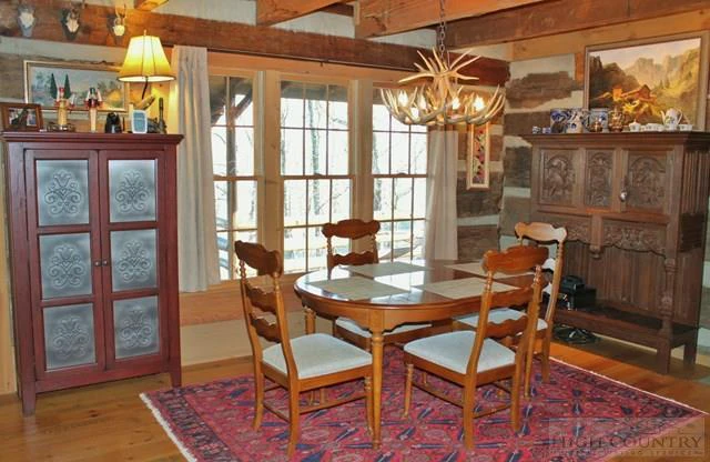 Image number 16 for the current listing
