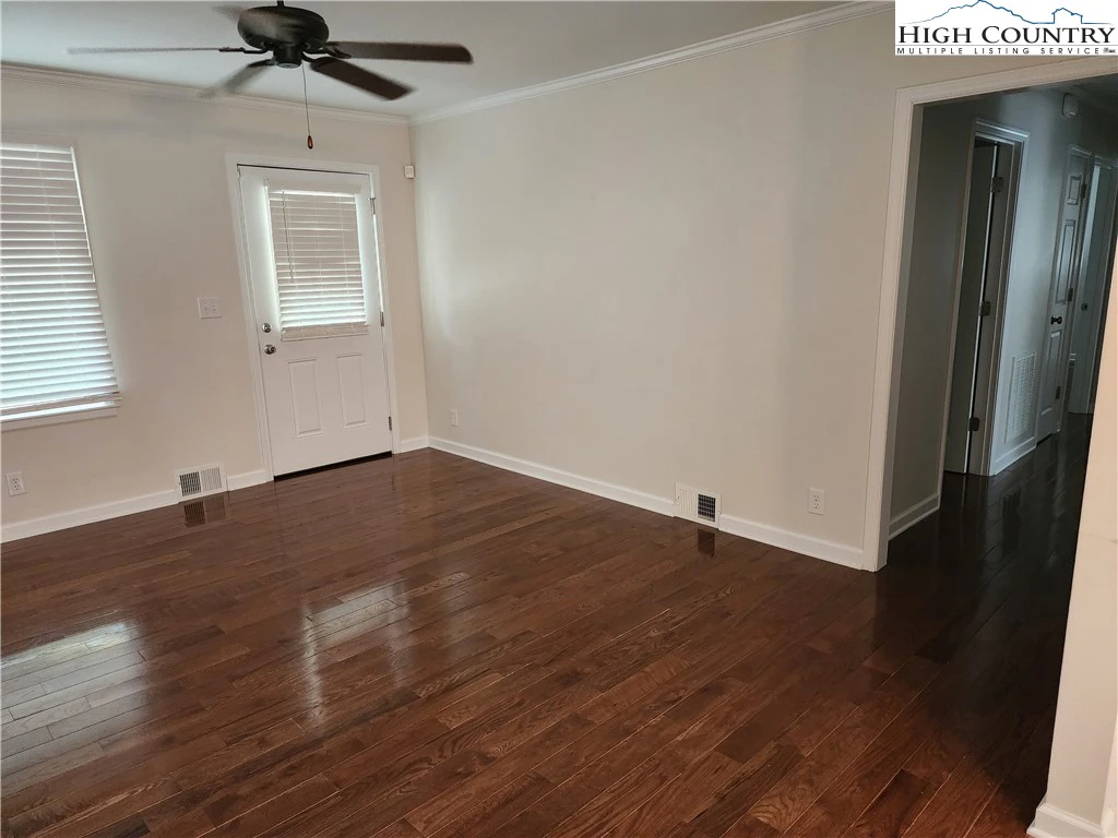 Image number 6 for the current listing