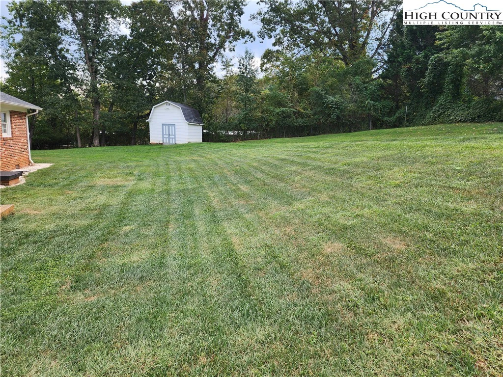 Image number 14 for the current listing