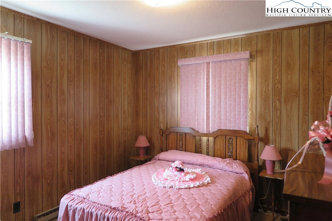 Image number 8 for the current listing