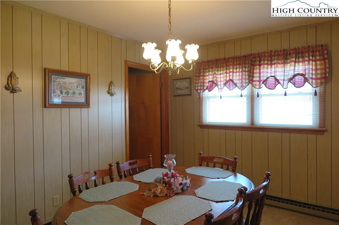 Image number 7 for the current listing