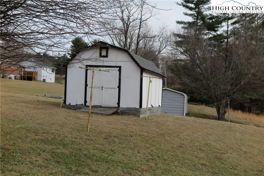 Image number 14 for the current listing