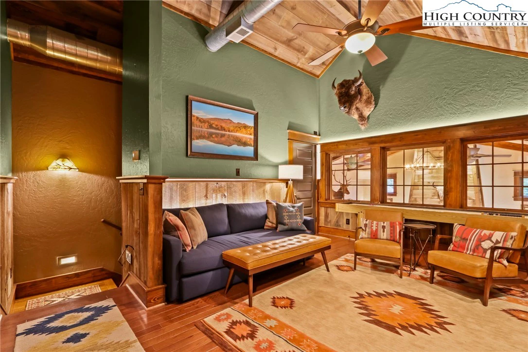 Image number 5 for the current listing