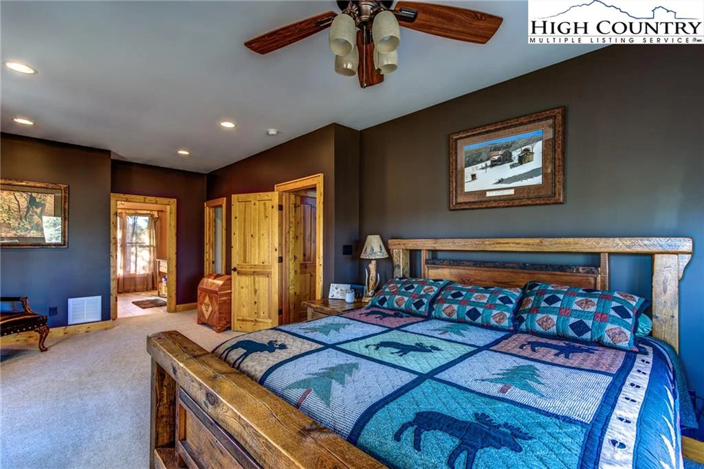 Image number 5 for the current listing