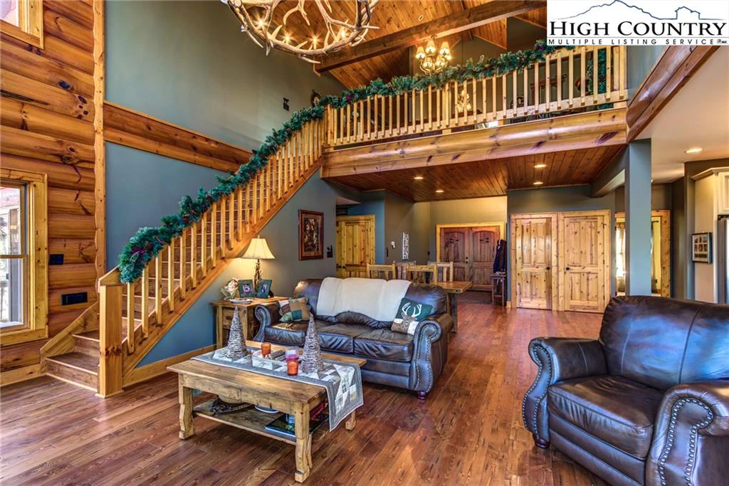 Image number 8 for the current listing