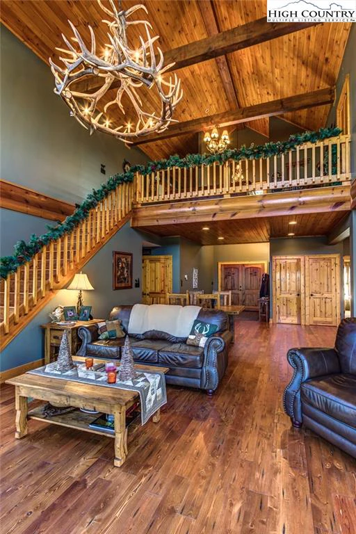 Image number 9 for the current listing
