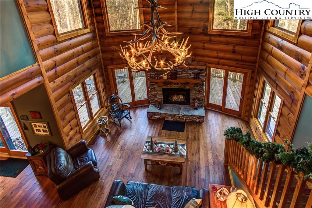 Image number 2 for the current listing