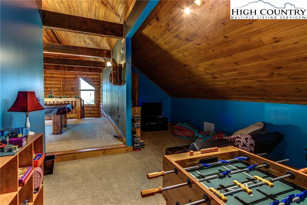 Image number 15 for the current listing