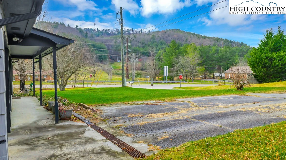 Image number 20 for the current listing