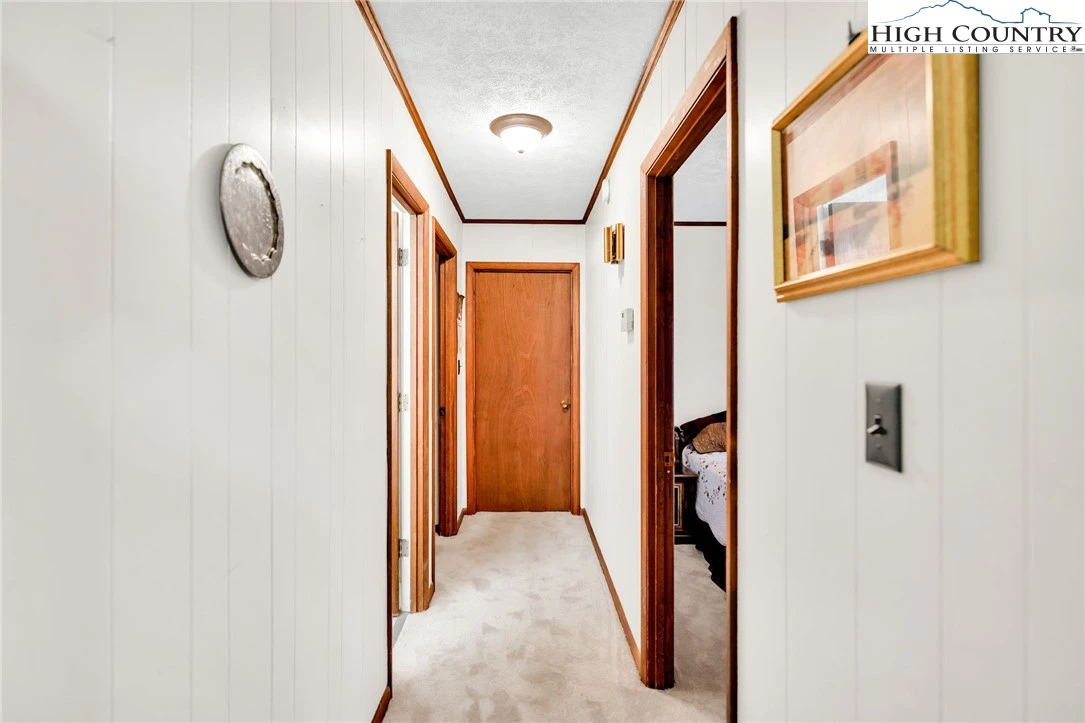 Image number 7 for the current listing