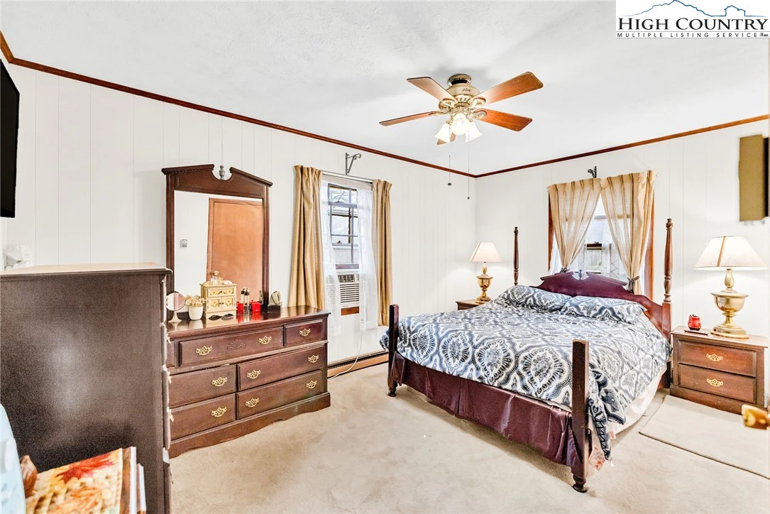 Image number 8 for the current listing