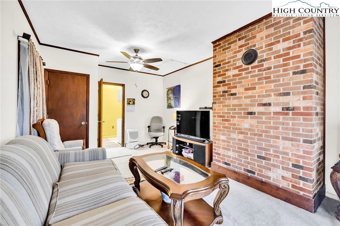 Image number 6 for the current listing