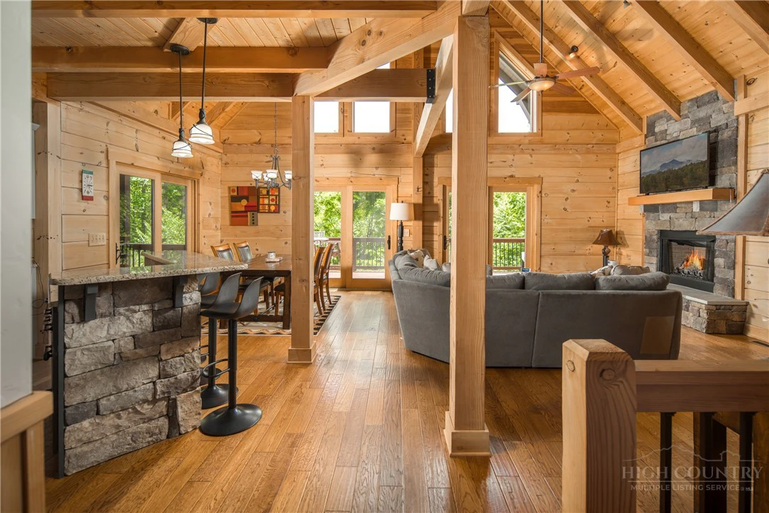 Image number 12 for the current listing