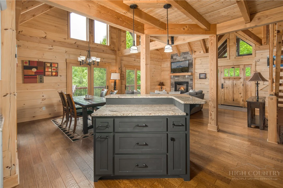 Image number 13 for the current listing