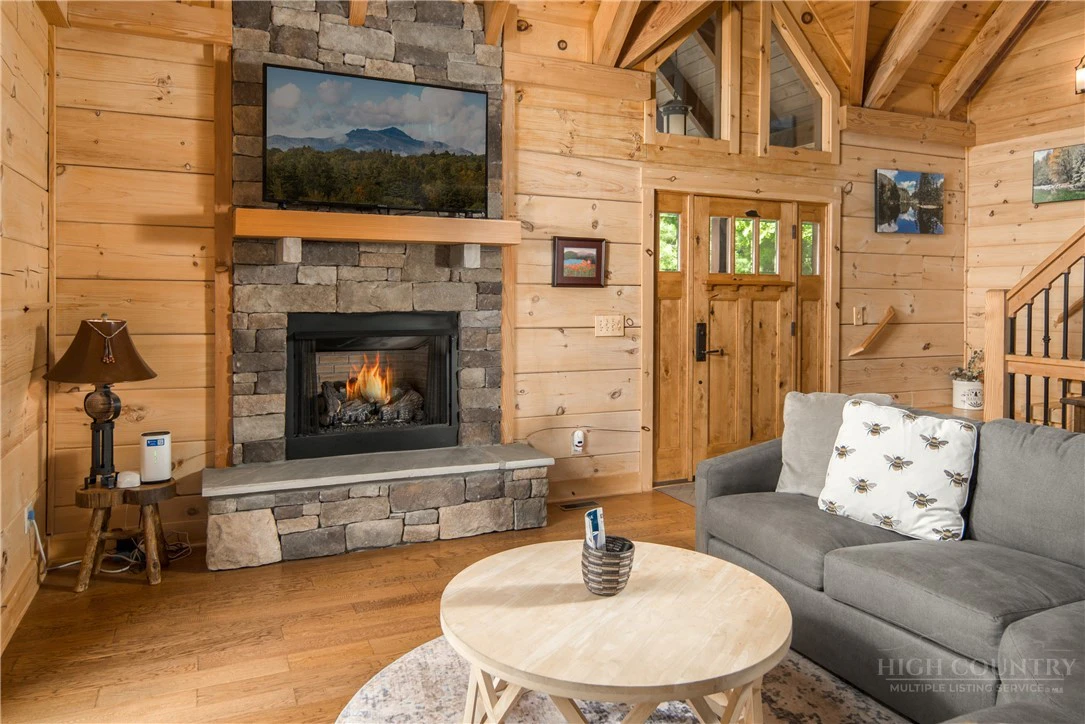 Image number 8 for the current listing