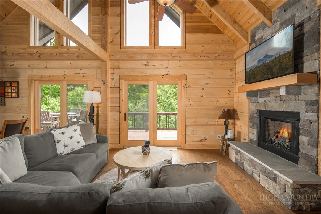 Image number 9 for the current listing