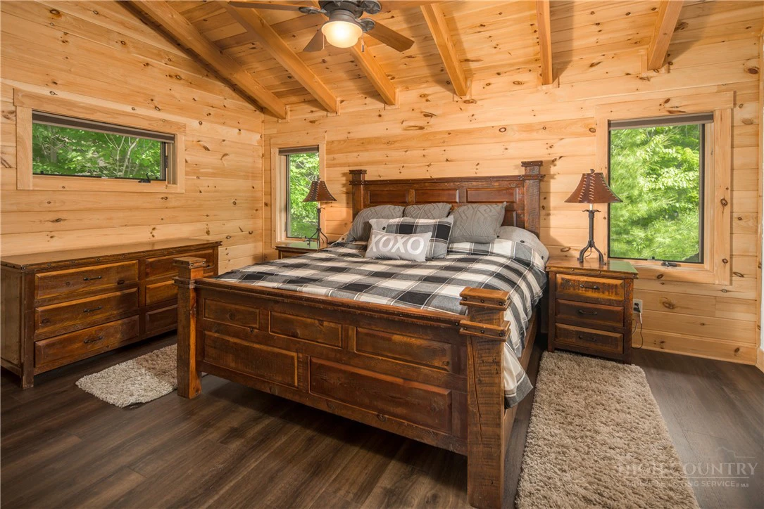 Image number 6 for the current listing