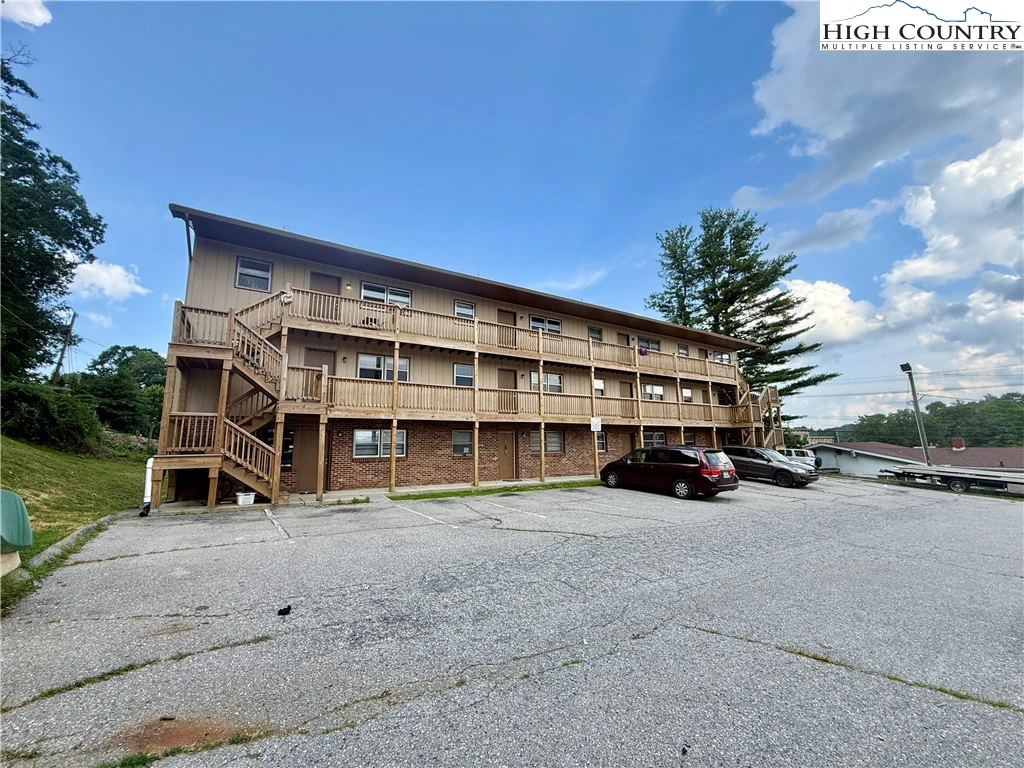 Image number 3 for the current listing