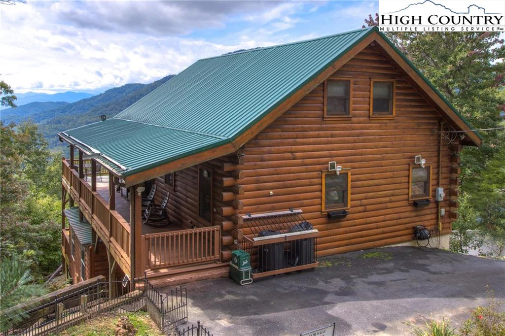 Image number 17 for the current listing