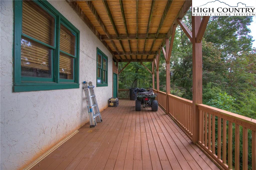 Image number 20 for the current listing