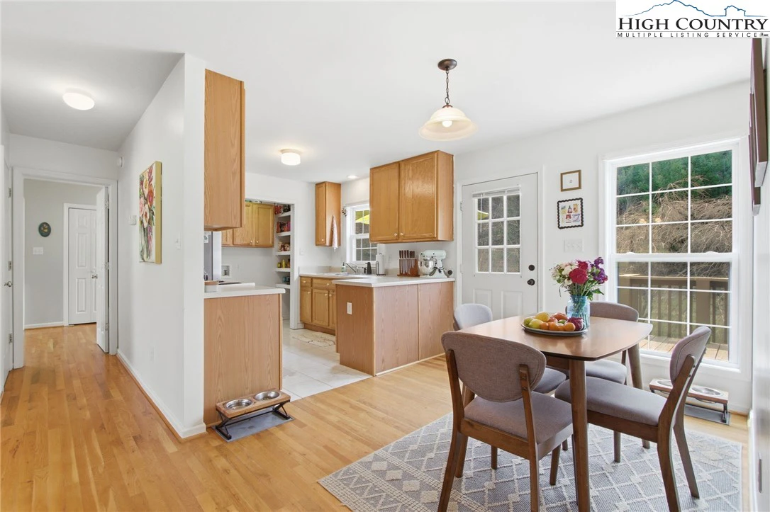 Image number 6 for the current listing