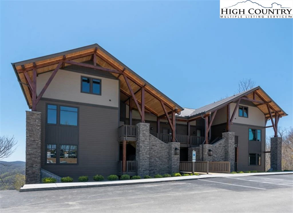 Image number 1 for the current listing