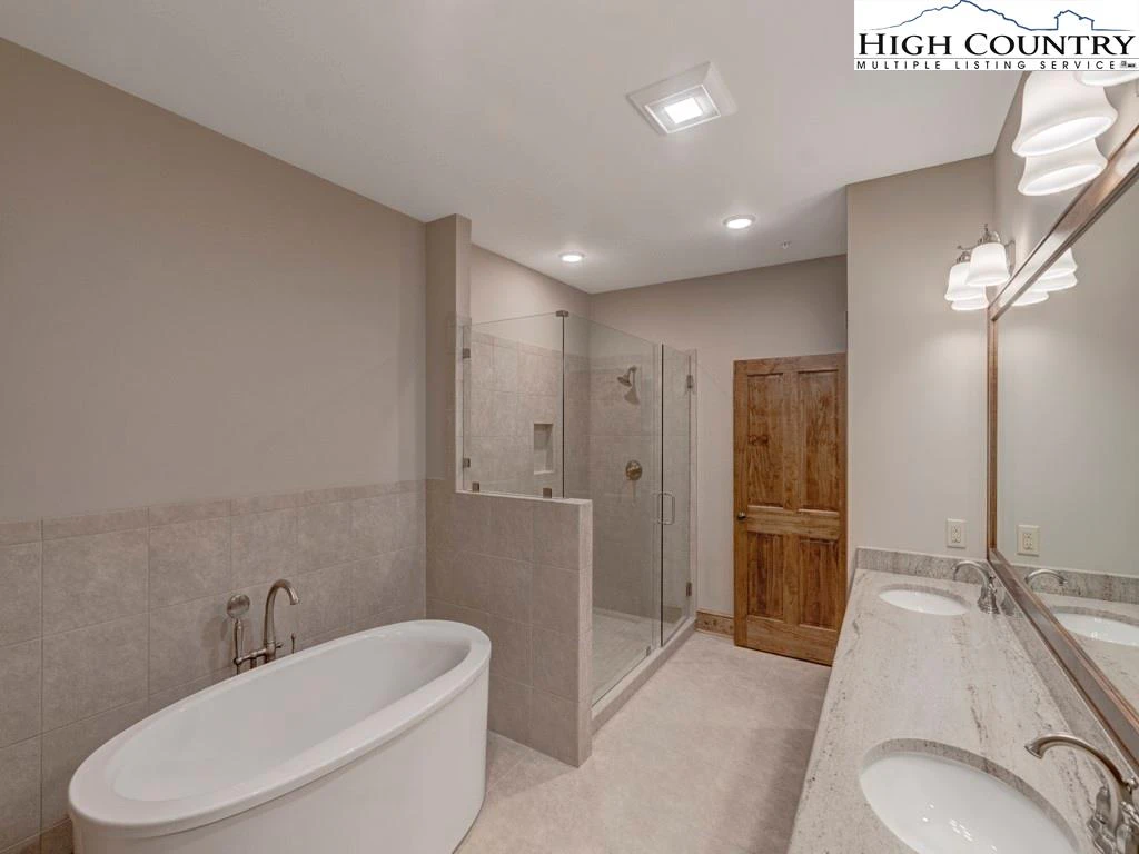 Image number 6 for the current listing