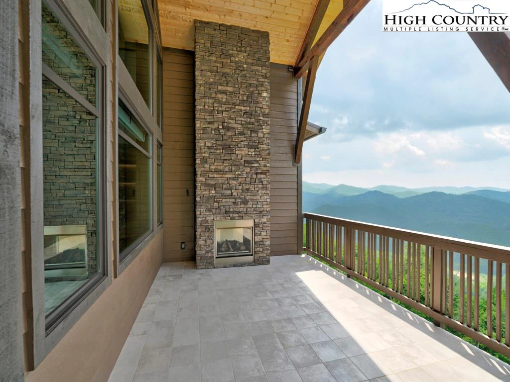 Image number 11 for the current listing