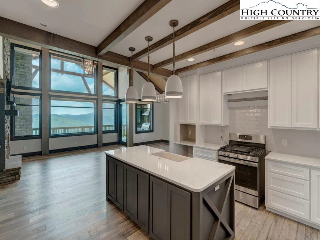 Image number 3 for the current listing