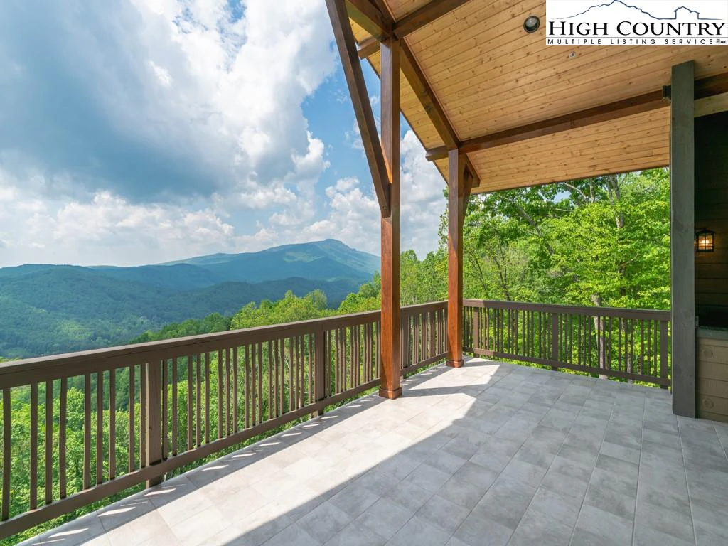 Image number 9 for the current listing