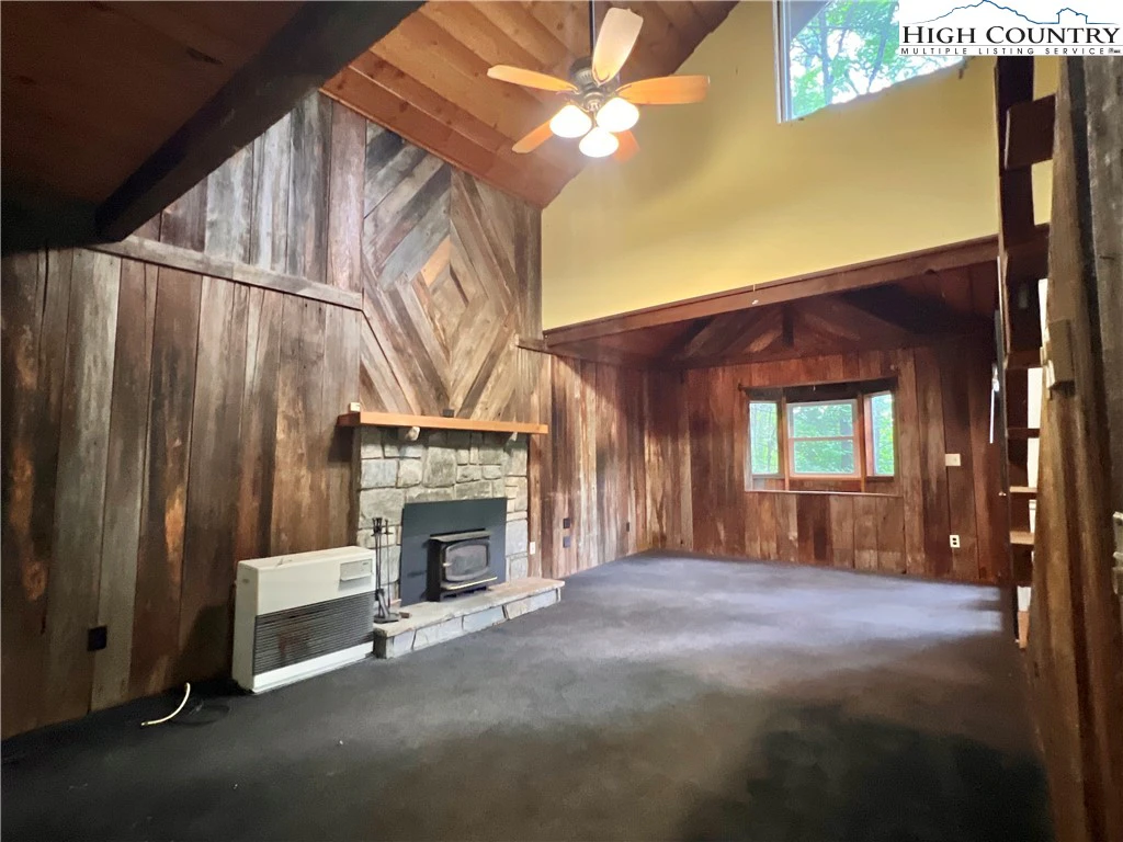 Image number 9 for the current listing