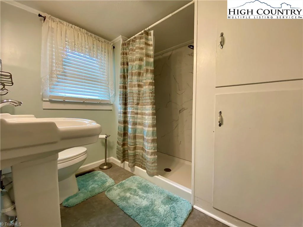 Image number 6 for the current listing