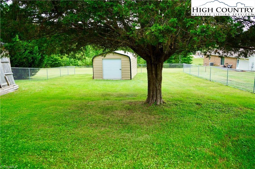 Image number 20 for the current listing