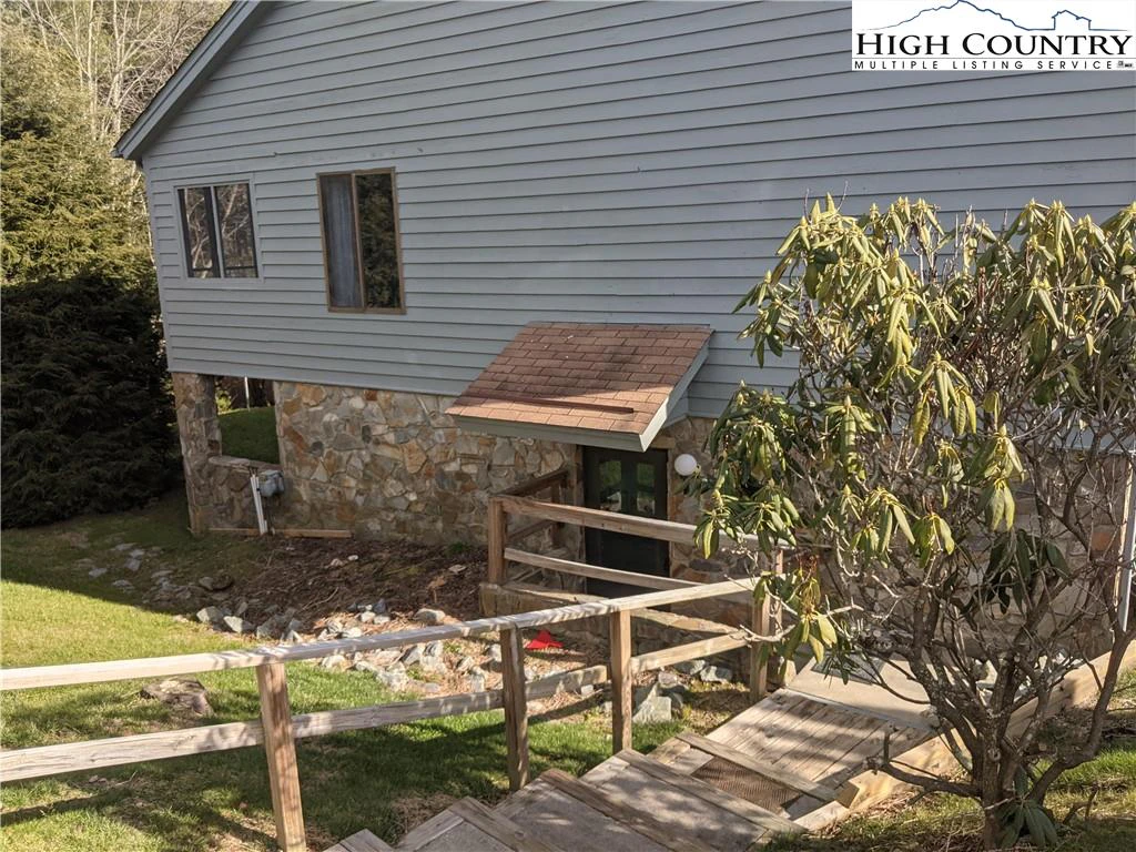 Image number 3 for the current listing