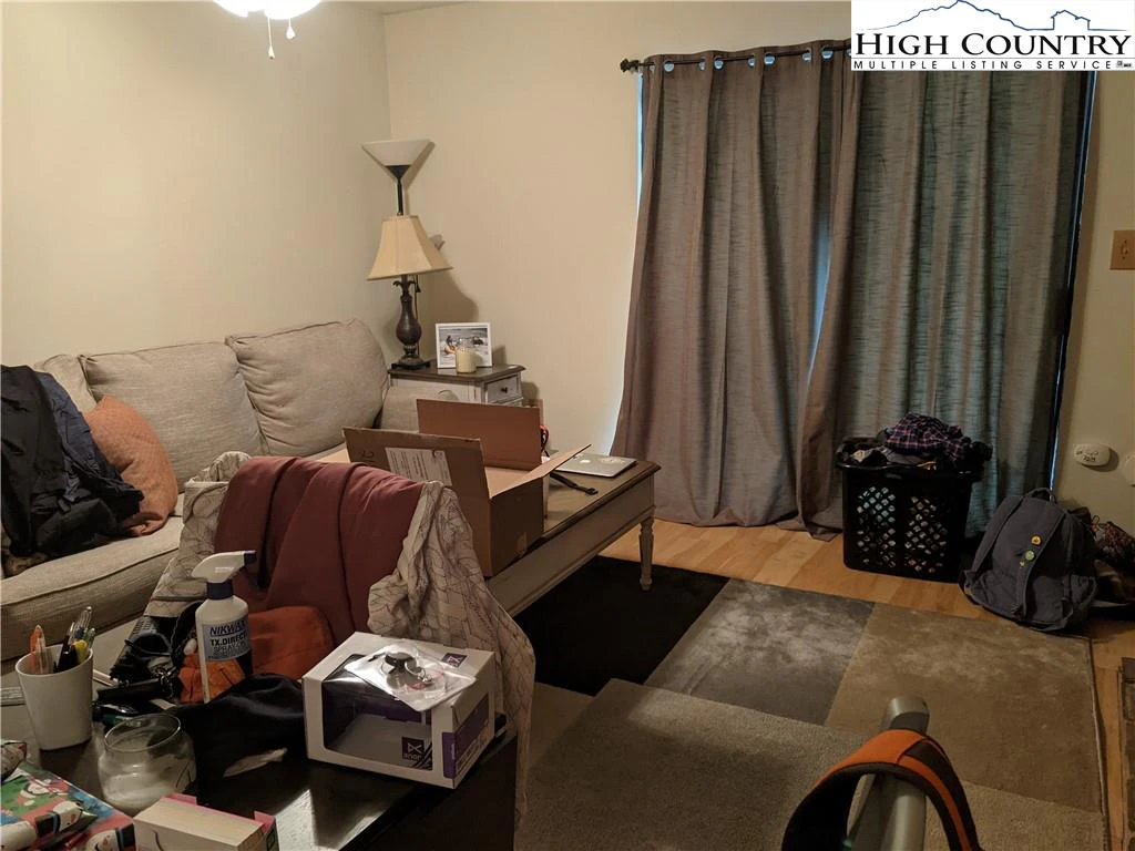 Image number 6 for the current listing