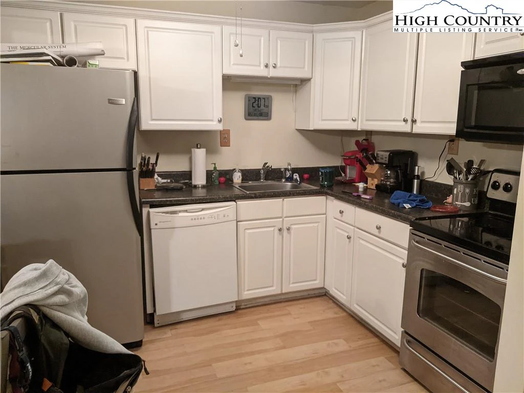 Image number 7 for the current listing