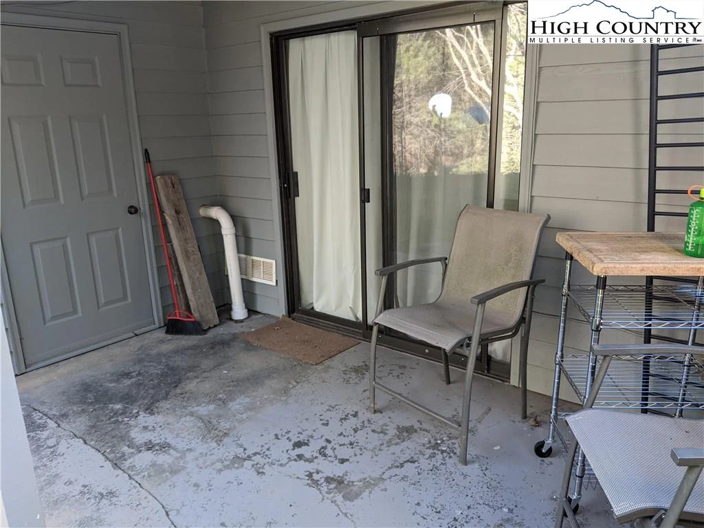 Image number 8 for the current listing