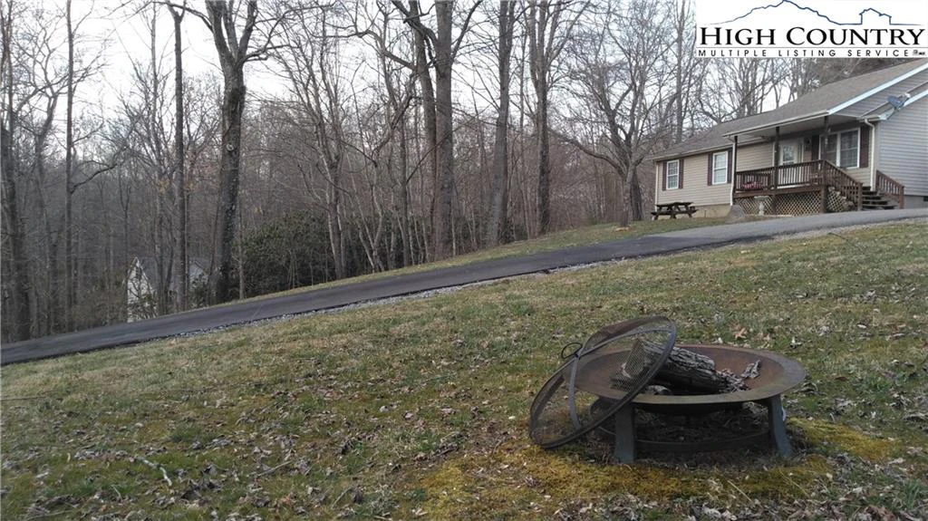 Image number 12 for the current listing
