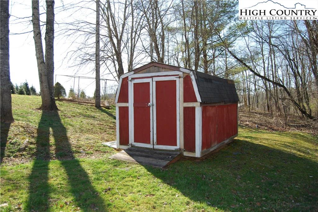 Image number 11 for the current listing