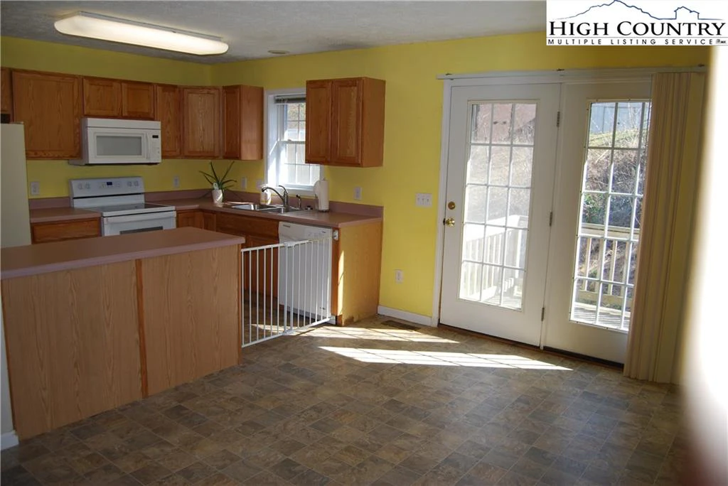 Image number 21 for the current listing