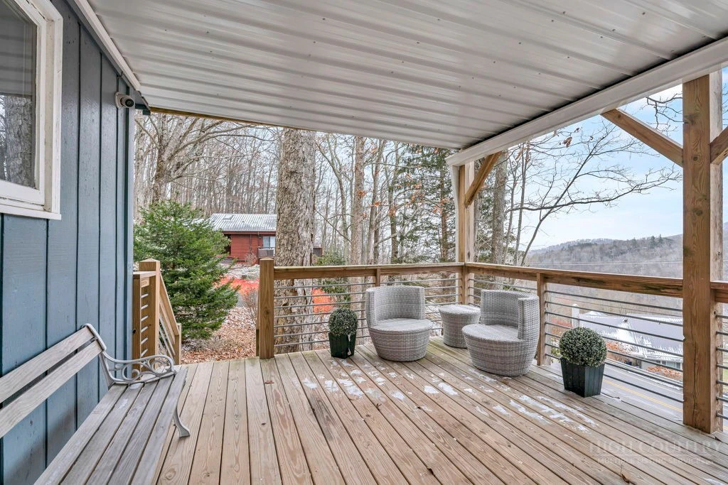 Image number 13 for the current listing